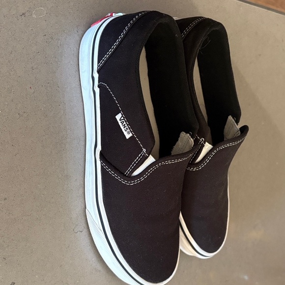Vans Women’s Black Slip-On Sneakers size 8 - Picture 2 of 3